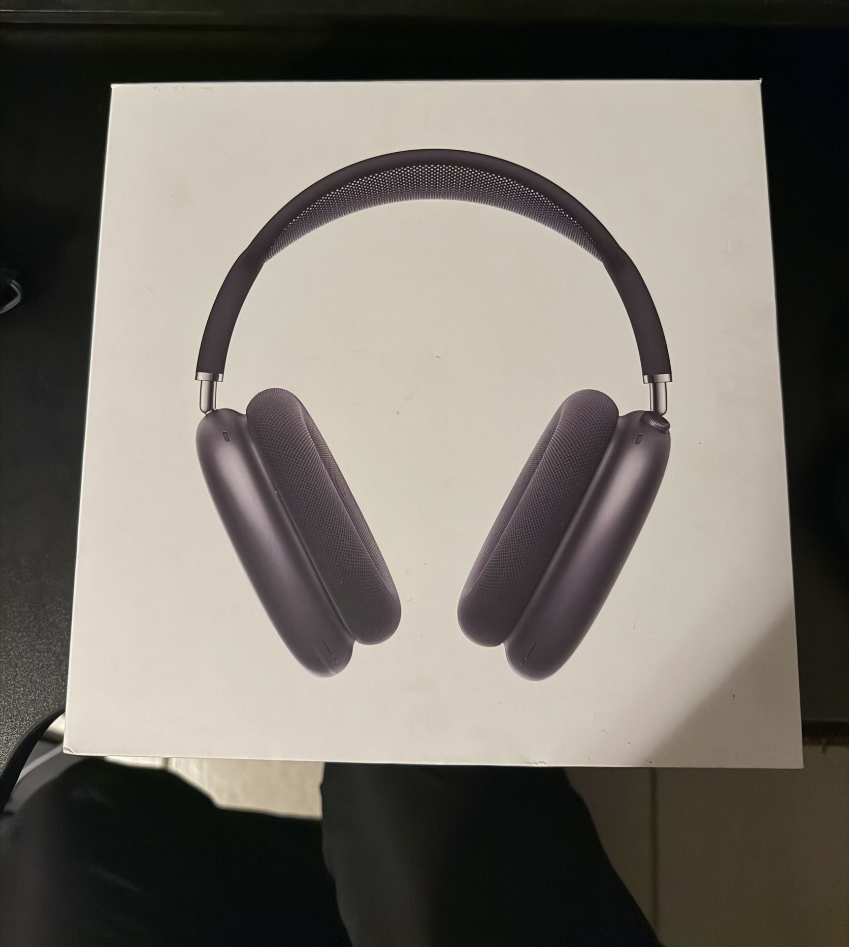 Apple Air Pods Max (Excellent Condition)