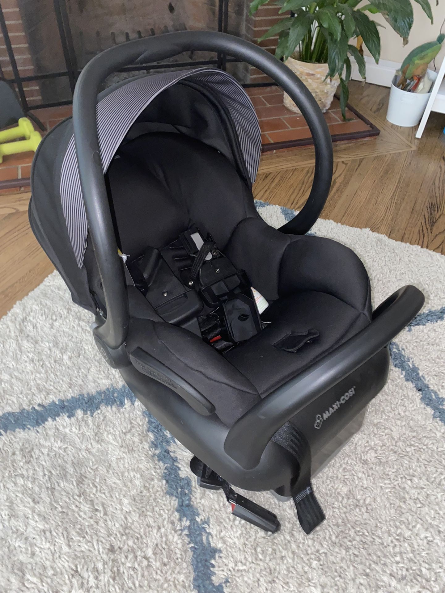 Maxi Cosí Infant Car Seat/Carrier