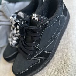 Travis Scott “Phantom” Low 1’s Size 11.5