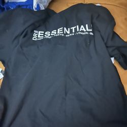 Men’s Essentials Shirt Size Large