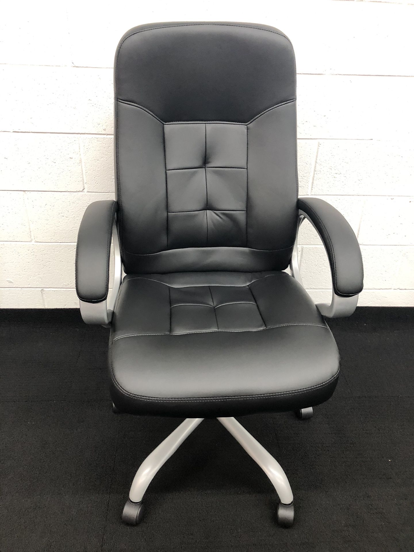 BRAND NEW BLACK ADJUSTABLE EXECUTIVE OFFICE CHAIR