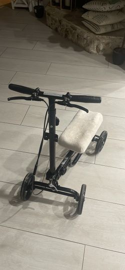 Knee Scooter Walker with Padded Rest
