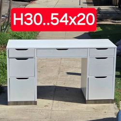 Desk 7 Drawers