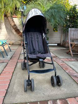 Collapsible stroller