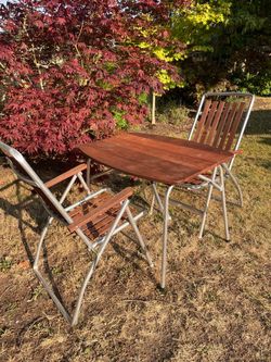 Patio  Table and 2 folding patio Chairs