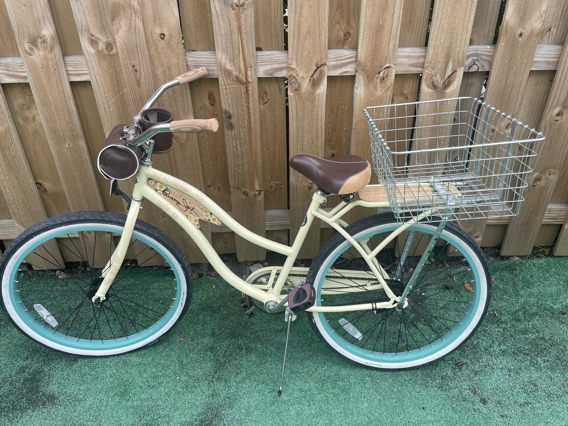 Huffy Panama Jack 26-inch Beach Cruiser Bike for Women