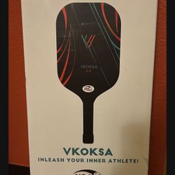 New Pickleball Paddle. Carbon. Great For Beginner, Intermediate 