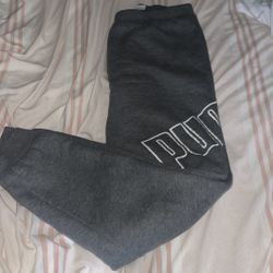 Classic PUMA  Youth  SHERPA Fleece sweatpants size XL (18-20) 