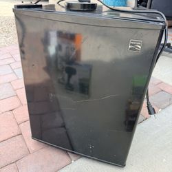 Mini Refrigerator & Some Kitchens Stuff 