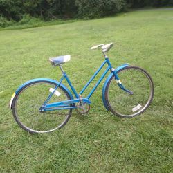 Girls 26" Triumph Bike 