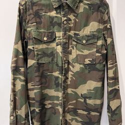 MEN’S FOREVER 21 CAMOUFLAGE SHIRT/JACKET-MEDIUM