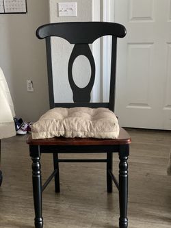 Table and 2 chairs 🪑 solid wood