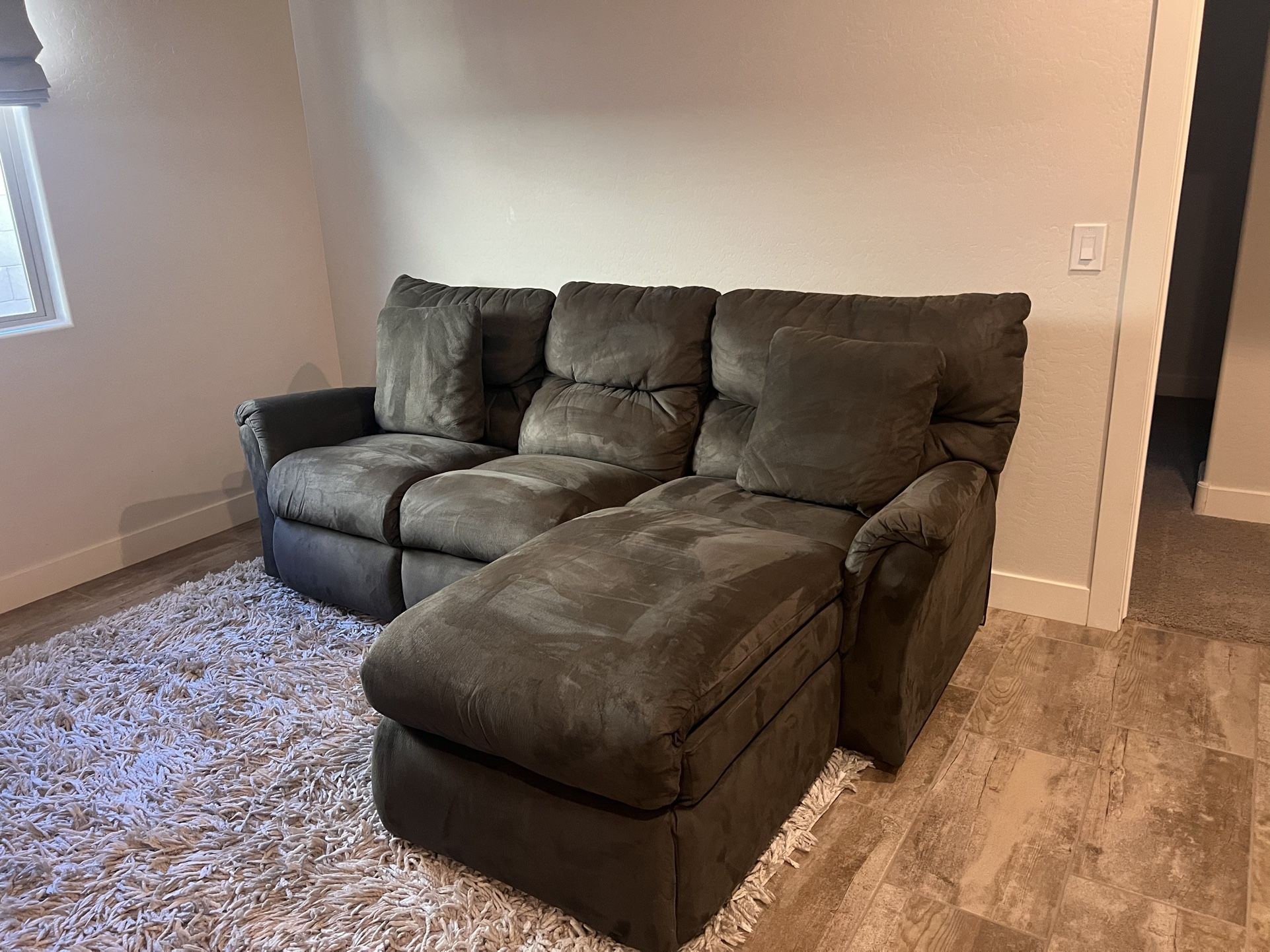 La-z-boy Reclining Couch With Chaise
