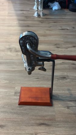 VTG Rogar Estate Legacy Brass Table Top Wine Bottle Opener Corkscrew Wood Stand
