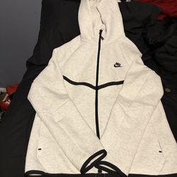Nike Tech Brand New Small