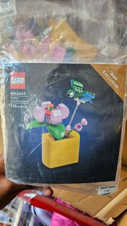Lego hummingbird vase new