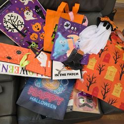 FREE Halloween Decorations and Trick or Treat Bags