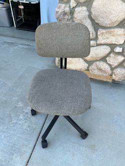 Chair on wheels $15