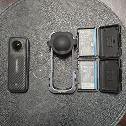 Insta360 X4 Action Camera Bundle – Excellent Condition 