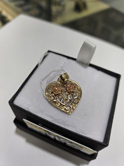 14k Gold Heart & Roses  Pendant 