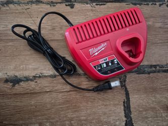 Milwaukee 12v charger