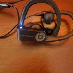 Power Beats 3 Black Sound Great $30
