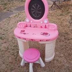 Step 2 Kids Vanity