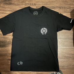 Chrome hearts Shirt Size Adult Small 135$