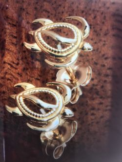 14 k gold Joni turtle earrings