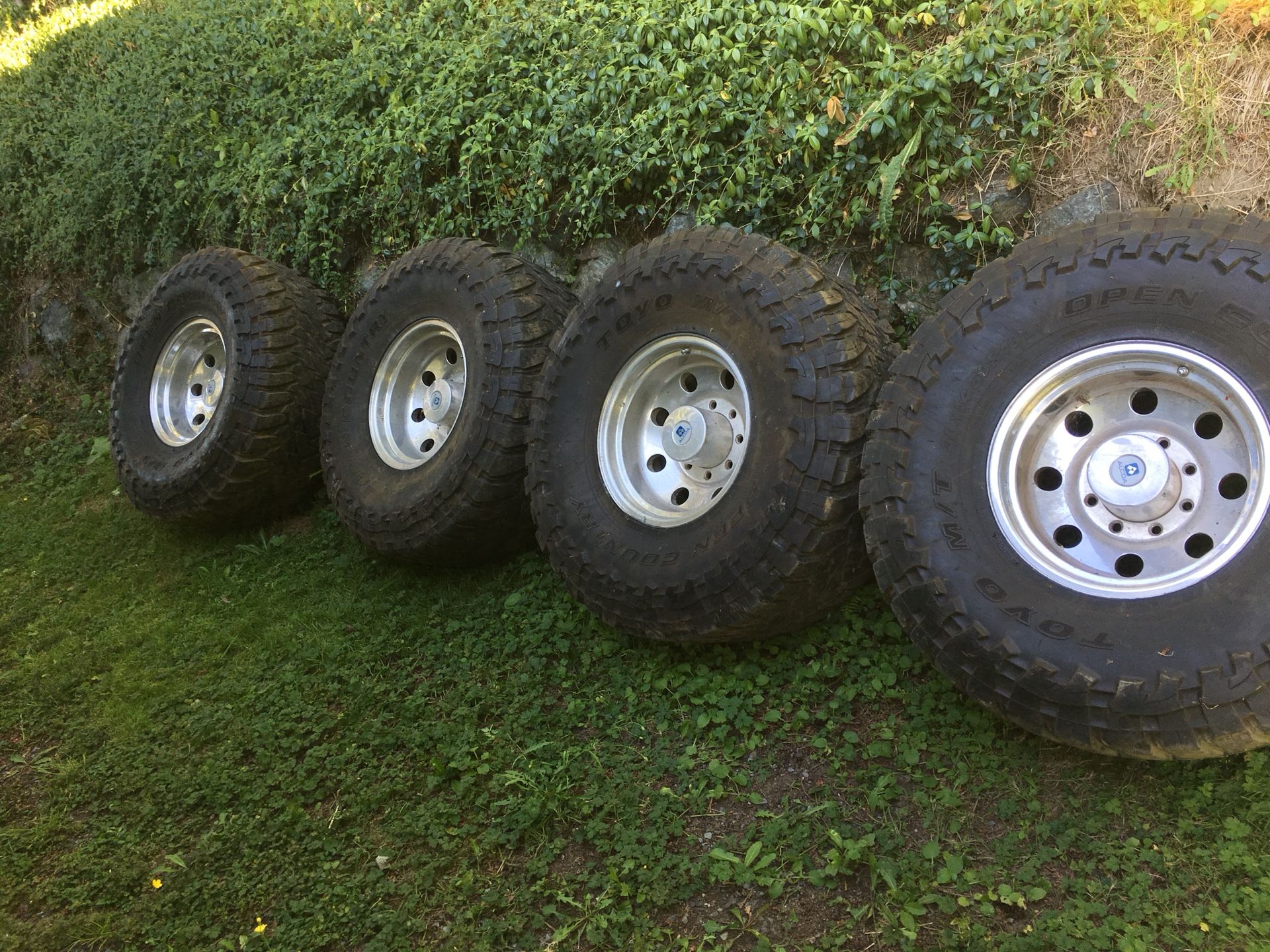 38x14.5r16 Toyo open country m/t on 16x10 Alcoa 8x6.5 rims