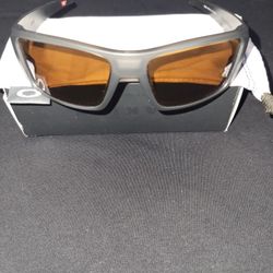 Oakley Men's Heliostat Sunglasses- New In Box