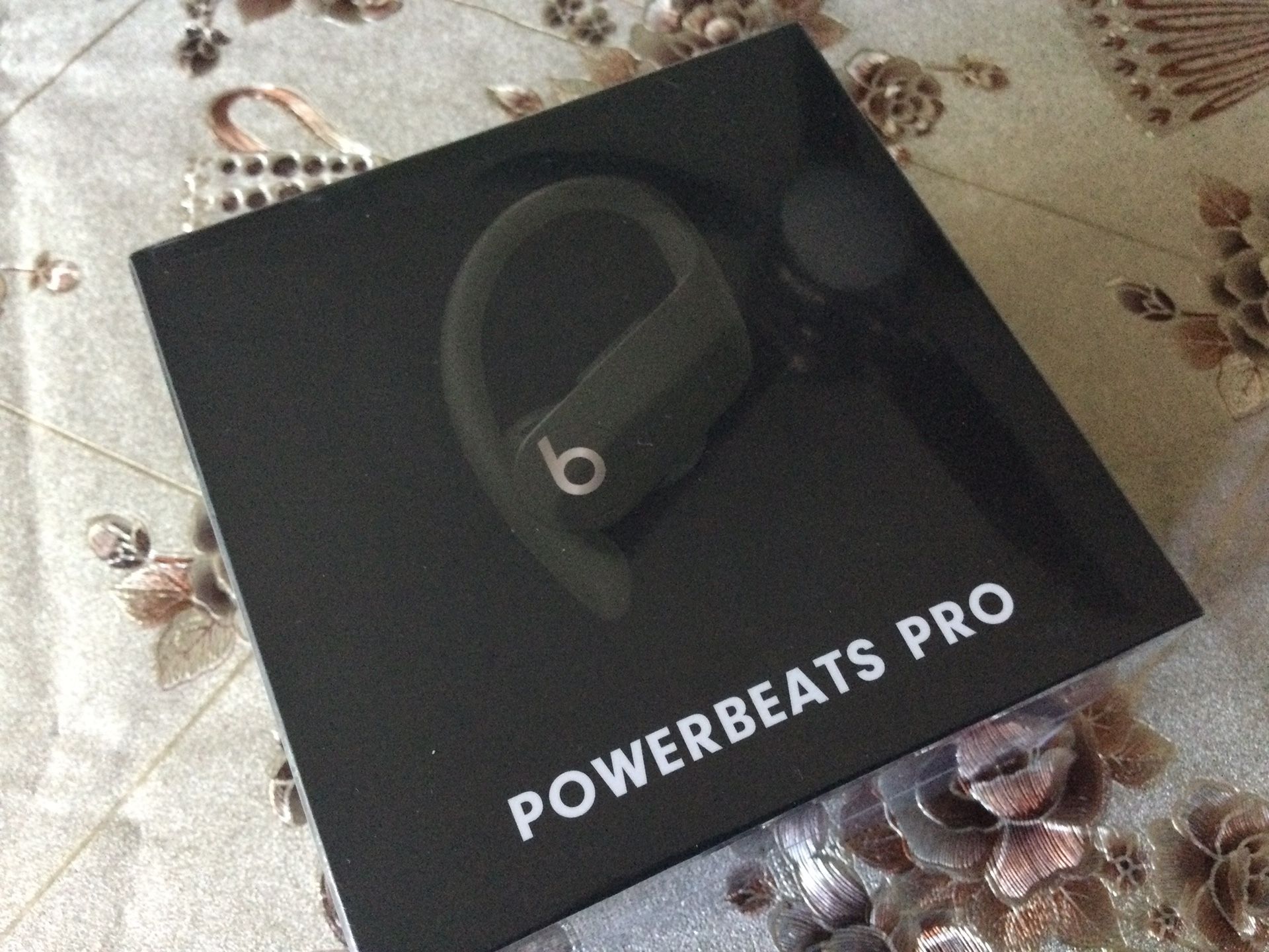 POWERBEATS PRO (Moss Color ) Brand New Still Sealed $110 FIRM No Trades Pick Up Only