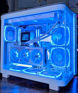 Custom All-White 1440p/4K Gaming PC | Ryzen 7 7800X3D + RX 9070 XT | 32GB DDR5