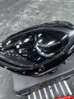 Porsche Macan Front Left LED Headlight 2019-2023 95B941015H