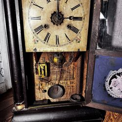 19th Century New Haven Clock Co. Mantle Clock