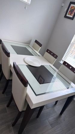 Rooms to go dining table set with 6 chairs