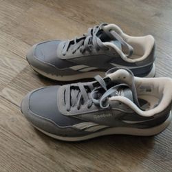 Reebok Galaxy 10 Sneakers (Size: 8.5) For Sale 