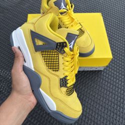 Jordan 4 Retro Lightning 