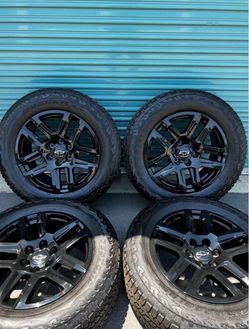 Chevy Silverado Trail Boss Factory Wheels Tires