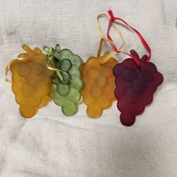 Vintage Set Of 4: 1 Red , 1 Green & 2 Gold Glass Grape