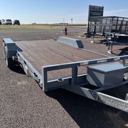 2025 Tomahawk Trailer 82"W X 18’L