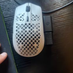 SteelSeries Aerox 3 Wireless - Honeycomb RGB Optical Gaming Mouse - Ultra-Lightweight Water Resistant Design - Snow