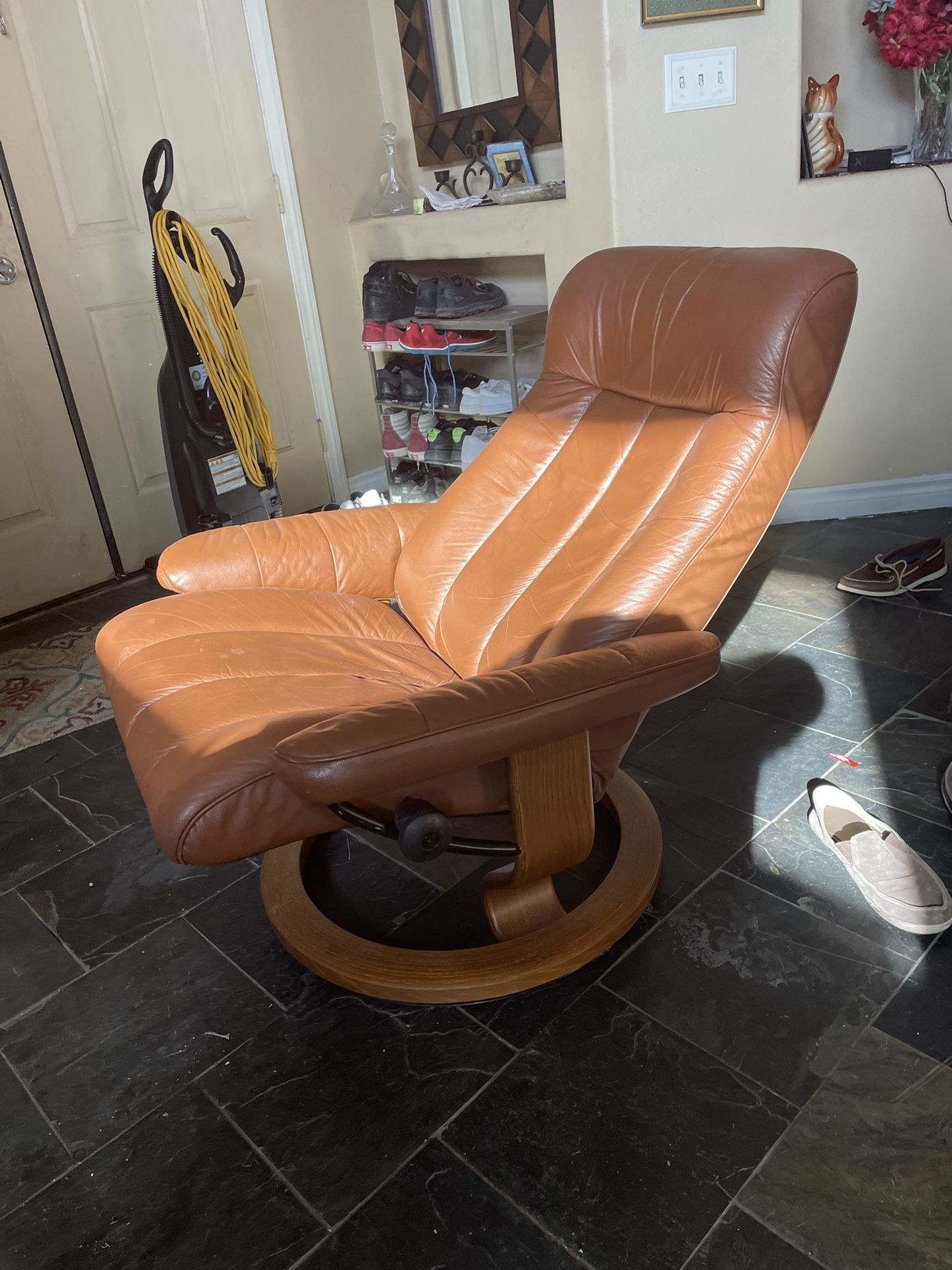 Large Ekornes Stressless Recliner Chair for Sale in Las Vegas, NV OfferUp