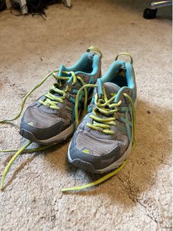Women’s Running Shoes
