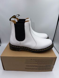🔥 Dr. Martens 2976 White Chelsea Boots  👢 Size 9 Women’s