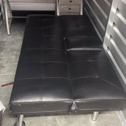 Black Futon 