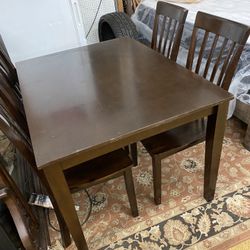 Dining Table And Four Chair 