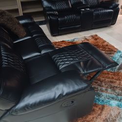 *Weekend Special!!!*---Attractive Santiago Black Leather Reclining Sofa/Loveseat Sets---Now $1099!!!---Delivery And Financing🫡
