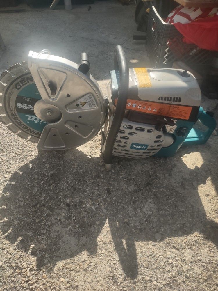 Mikita Concrete Saw Cutting 