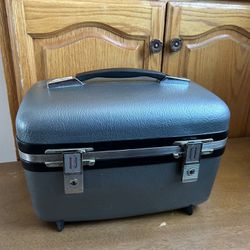 Vintage Blue/Gray American Tourister 